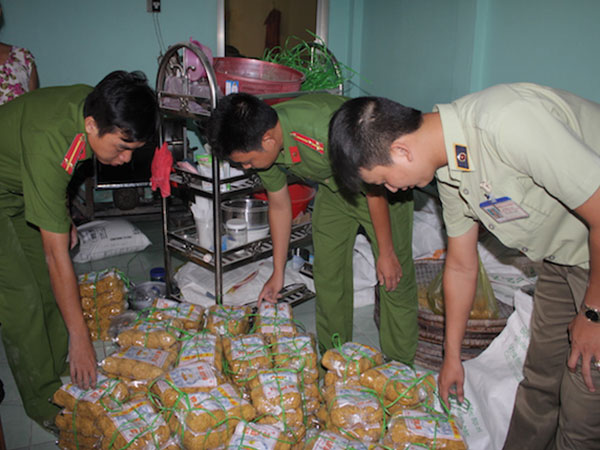 Phát hiện cơ sở sản xuất mì sợi có chứa hàn the