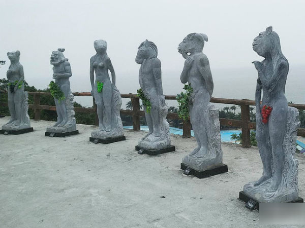 Tượng 12 con giáp: Yêu cầu quây kín vườn, cắm biển 18+