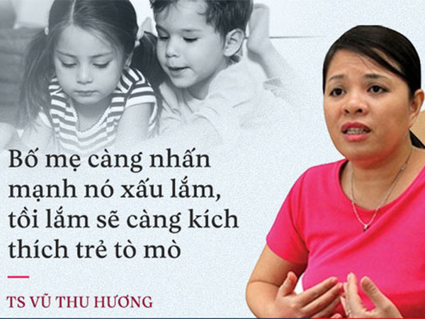 Bắt gặp trẻ đọc 'truyện người lớn', bố mẹ hoặc giáo viên phải làm gì?
