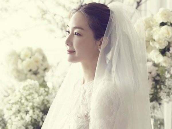 Lộ ảnh cưới hiếm hoi của 'nữ hoàng nước mắt' Choi Ji Woo: Cô dâu xinh đẹp tựa thiên thần