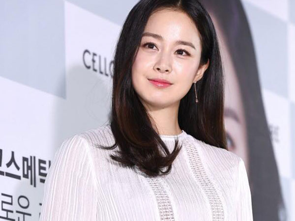 'Mẹ bỉm sữa' Kim Tae Hee đón tuổi mới không quên gửi thông điệp tới người hâm mộ