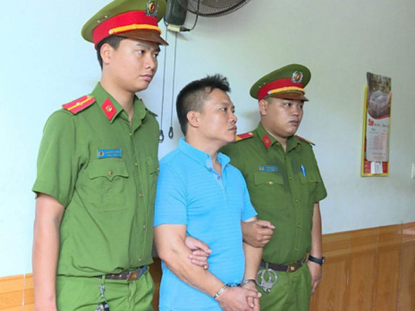 Bắt vợ chồng thuê giang hồ đánh chết người ở Vũng Tàu