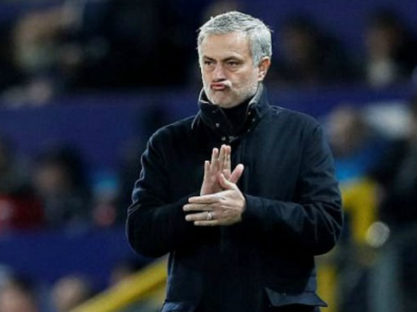Mourinho được đồng nghiệp ca ngợi là 'Vua bóng đá'