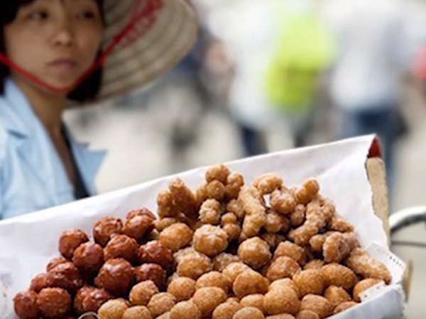 Gốc tích của hàng triệu chiếc bánh rán bẩn mỗi ngày