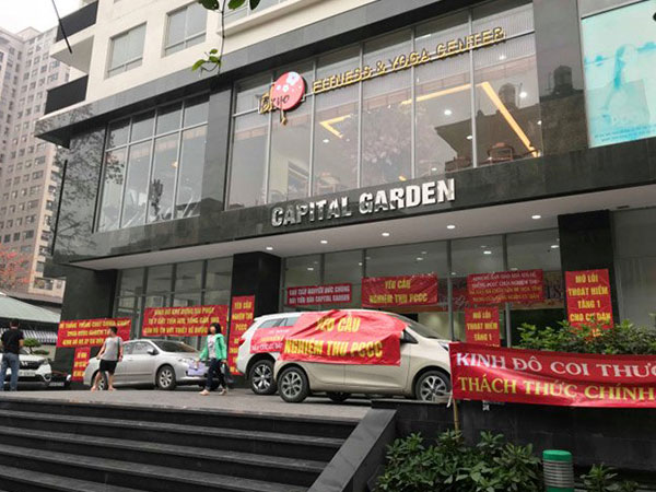 Hoảng sợ sống cùng thảm họa, dân Hà Nội đồng loạt đi phản đối