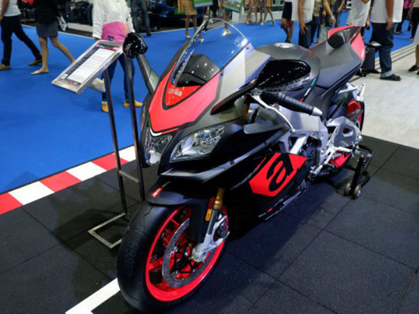 Mê mẩn Aprilia RSV4 giá gần tỷ đồng đẹp tuyệt vời