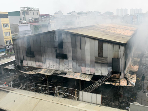 Một ngày sau cháy chợ Quang: Tiểu thương trắng tay, lâm cảnh nợ nần