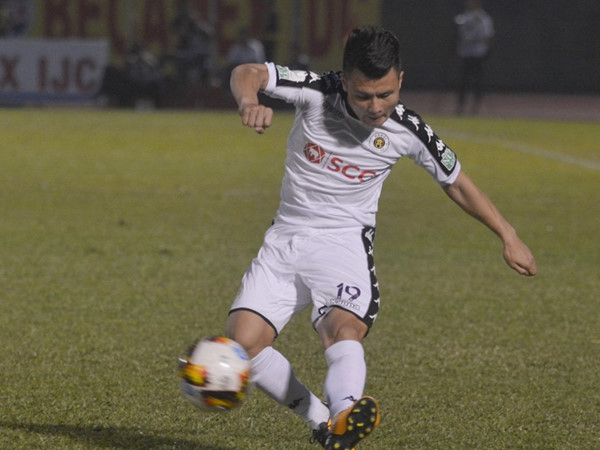 Sau 3 trận, Quang Hải vẫn mờ nhạt ở V.League 2018