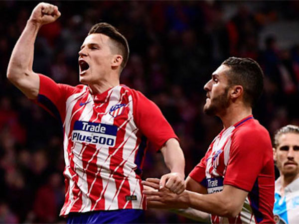 Atletico rút ngắn cách biệt với Barca