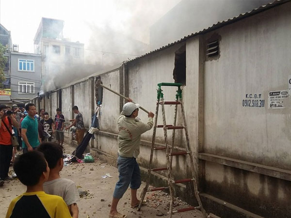 Cháy chợ Quang (Hà Nội): Tiểu thương 'chết lặng' khi biết kẻ gian lợi dụng cháy lấy trộm vàng
