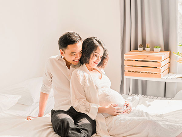 Diễn viên Tú Vi sinh con gái đầu lòng