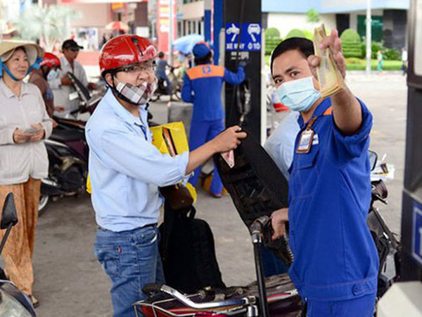 Đồng tình tăng thuế kịch khung: Xăng tăng giá thêm 1.000 đồng/lít?