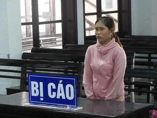 Nhận tới 3 bản án mà vẫn chưa đi tù vì 'bận'… đẻ