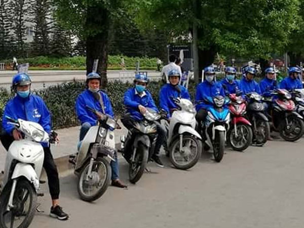 Uber tháo chạy, nhiều hãng xe công nghệ tăng tốc quyết đấu với Grab