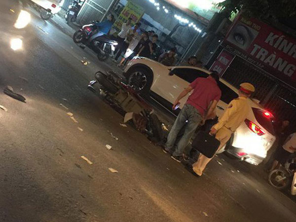 Xe máy nổ lốp, người đàn ông ngã ra đường bị ô tô cán tử vong