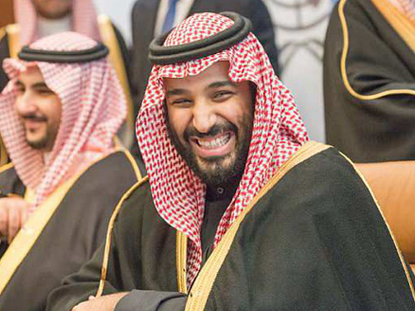 Ả Rập Saudi: Theo dõi điện thoại bạn đời bị phạt hơn 100 ngàn USD, ngồi tù 1 năm