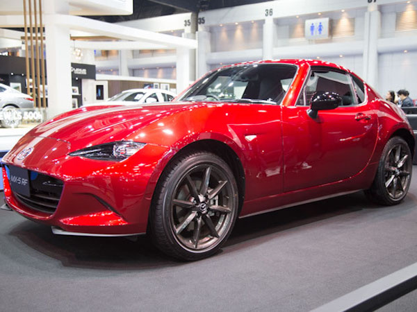 Ngắm chi tiết chiếc Mazda MX-5 RF mui trần giá 2,1 tỷ đồng