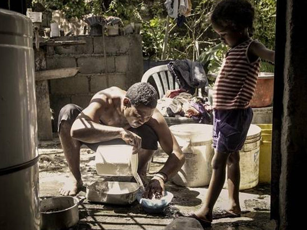 Những người buôn lậu để sinh tồn ở Venezuela