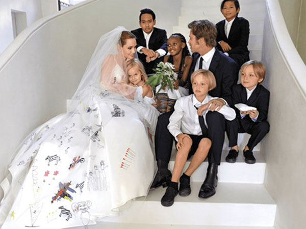 Brad Pitt và Angelina Jolie chính thức ly hôn