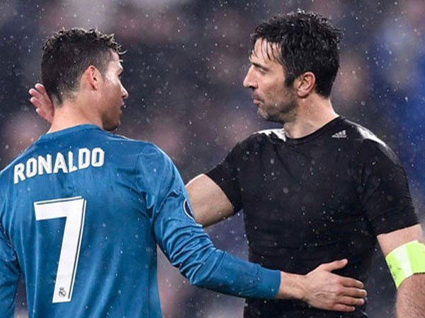 Buffon nói gì khi tiếp tục bị Ronaldo 'gieo rắc ác mộng'?
