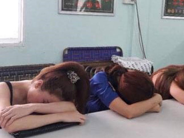 Các 'tú bà' hoa khôi đường dây bán dâm nghìn đô hầu toà