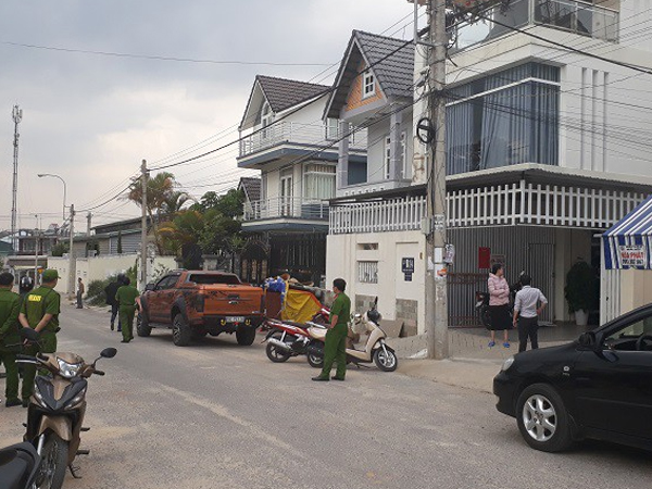 Phát hiện kho súng, mã tấu sau vụ 2 cha con bị bắn ở Đà Lạt