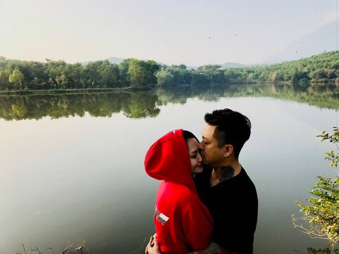 'Tâm thư' 4 năm ngày cưới: Tuấn Hưng gợi vợ là 'bà'