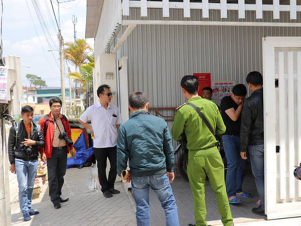 Vụ nổ súng ở Đà Lạt: Hàng xóm khai lạc đạn khi thử súng