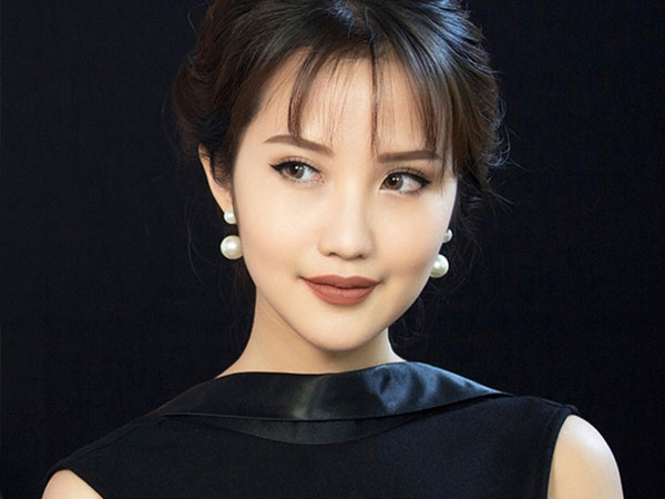 Bạn gái thiếu gia Phan Thành đẹp và sang chảnh đúng chuẩn 'con nhà giàu'