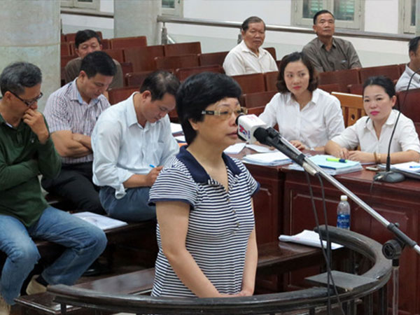 Cựu đại biểu Quốc hội Châu Thị Thu Nga tiếp tục ra tòa ngày 10/4