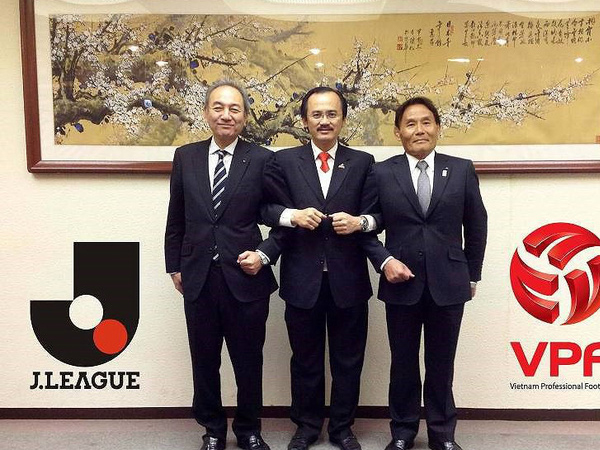 Đến lượt bầu Thắng đòi bỏ bóng đá