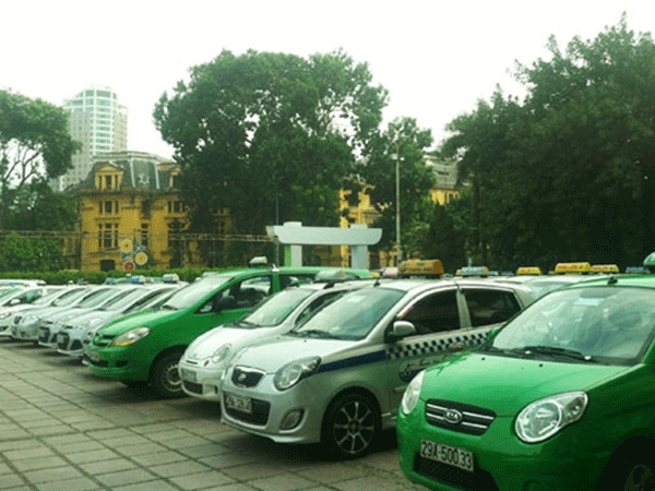 Taxi Hà Nội kêu gọi 77 hãng hợp lực 'đấu' với Grab