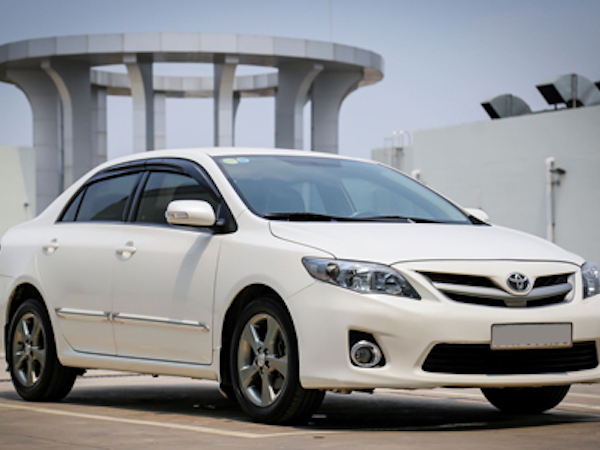 Toyota Altis 2011 - vô địch giữ giá tại Việt Nam