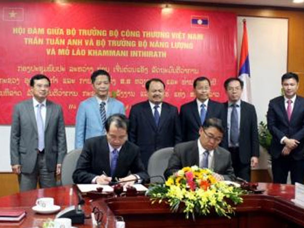 Xây đường dây siêu cao áp 500kV nhập khẩu điện từ Lào