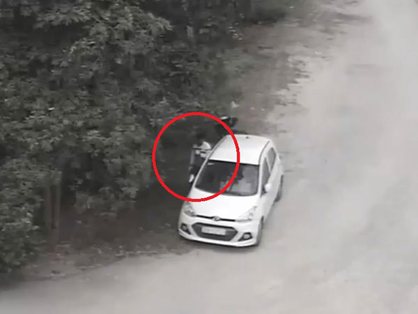Video: Táo tợn đập kính ô tô trộm tài sản giữa ban ngày