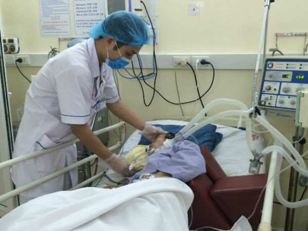 Hôn mê sâu do nốt mụn nhỏ ở mông
