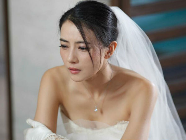 Mở tráp tiền cưới, cả nhà tôi choáng váng vì số tiền mà nhà trai đặt bên trong