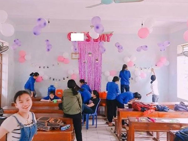 Nữ sinh Nghệ An tổ chức tiệc toàn màu hồng cho hội con trai