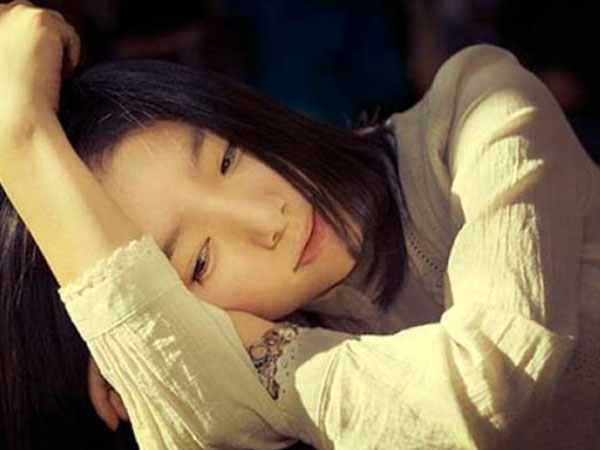 Đàn bà đừng bao giờ chờ chồng trở về đến nỗi ngủ quên trên ghế