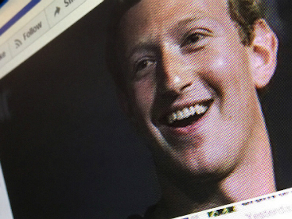 Facebook âm thầm xoá tin nhắn từ Mark Zuckerberg
