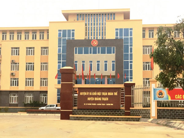 Cả họ bí thư huyện làm quan 'đúng quy trình'