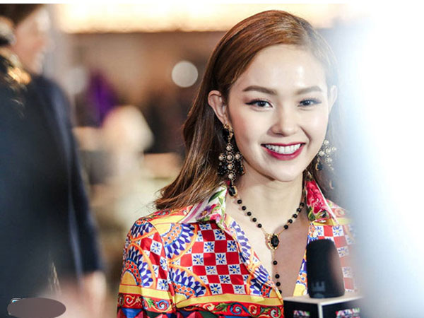 Minh Hằng khiến khán giả hốt hoảng vì cằm nhọn nhìn như bị lệch