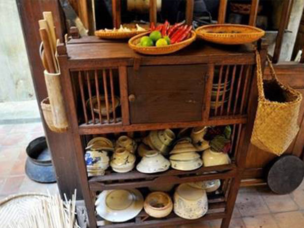 Cư dân mạng khoe của hiếm: Những cái chạn bát tuổi đời vài thập kỷ mà vẫn xài tốt