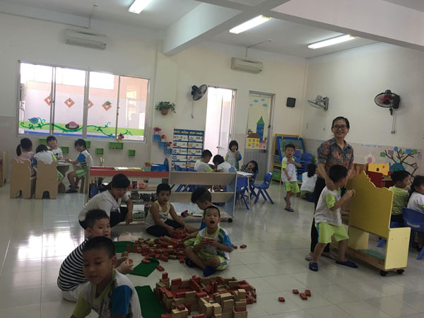 Đình chỉ giáo viên mầm non dọa nạt trẻ ở Sài Gòn: 'Là người hay là thú, là người sao không biết nghe lời?'