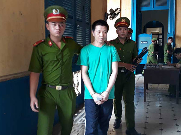Ghen tuông, bóp cổ người tình tới chết