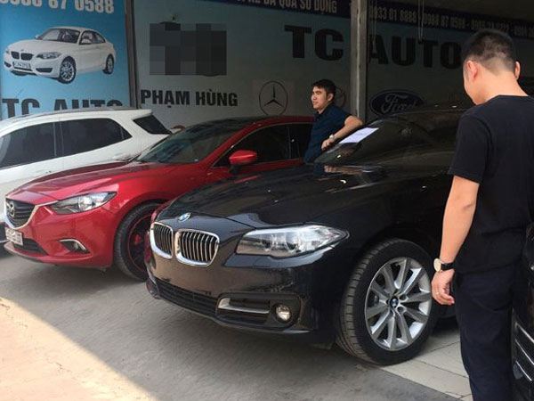 Ôm xe ‘lướt’, ông chủ buôn ô tô cũ dính đòn đau