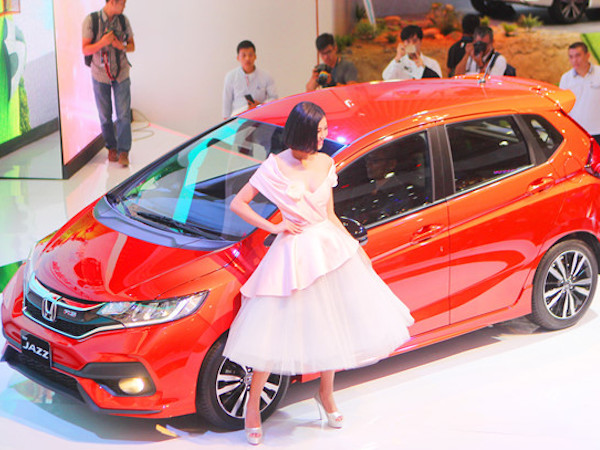 Thị trường ôtô tháng 3 khởi sắc, nhiều xe nhập chưa có hàng