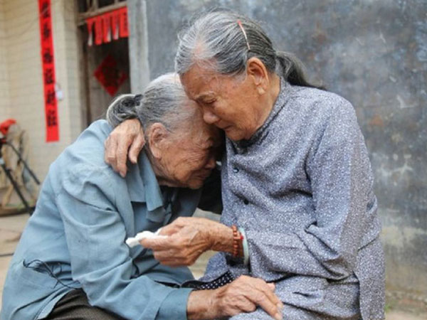 Tìm được chị gái thất lạc sau 79 năm