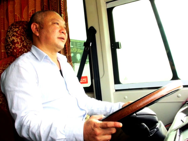 Video: Tài xế miễn vé cho người bệnh hiểm nghèo sau cái chết của cha