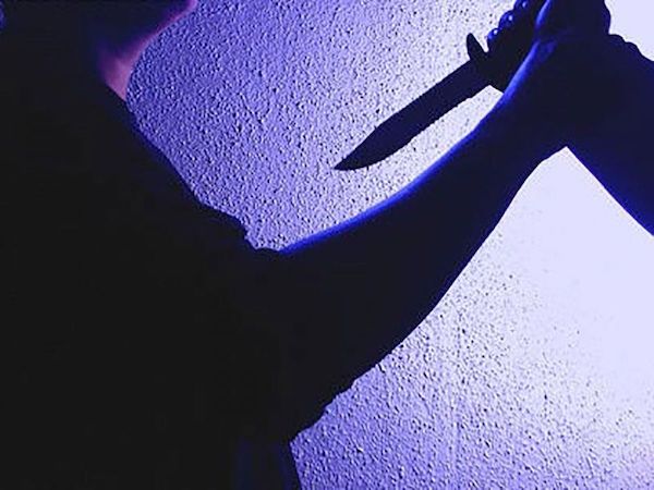 Cụ ông 86 tuổi dùng dao đâm vợ rồi tự tử
